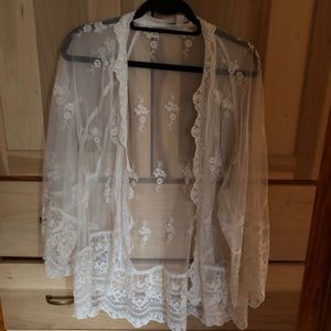 American Eagle White Kimono